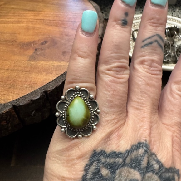 Elegant Royston turquoise and sterling silver Teardrop Ring size 5.75 - Picture 6 of 6